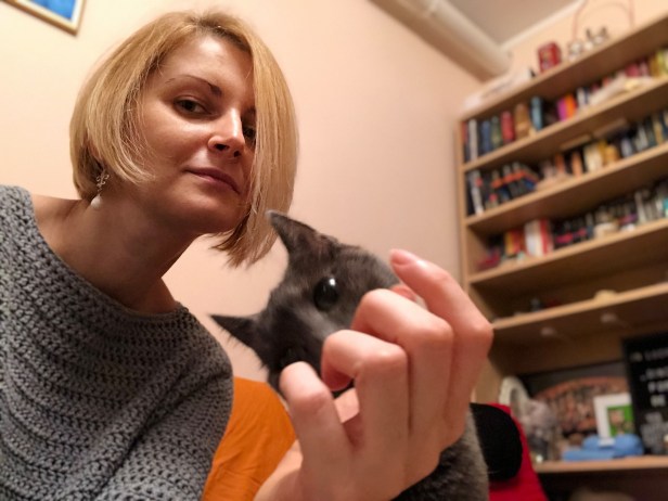 Cezarina Anghilac - recenzie